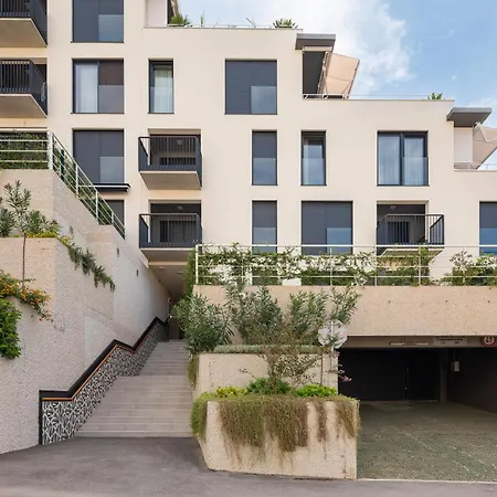 Apartmán New Luxury With Sea View And Private Heated Pool, 50m From The *