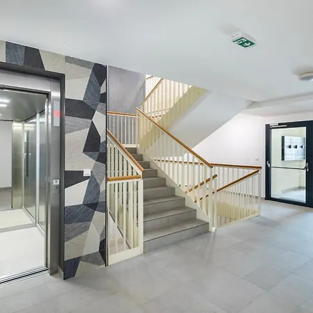 New Luxury With Sea View And Private Heated Pool, 50m From The Спліт