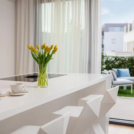 New Luxury With Sea View And Private Heated Pool, 50m From The *