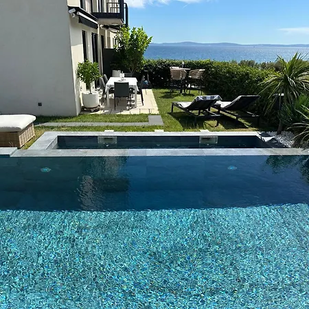 New Luxury With Sea View And Private Heated Pool, 50m From The شقة