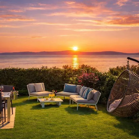Apartment New Luxury With Sea View And Private Heated Pool, 50m From The *