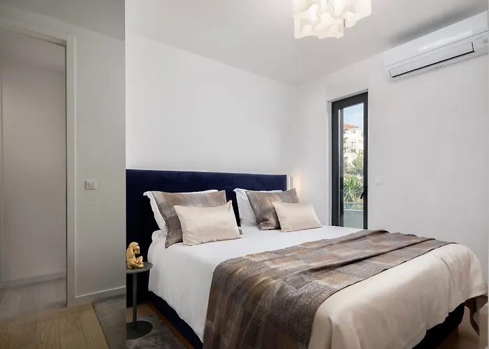 New Luxury With Sea View And Private Heated Pool, 50m From The