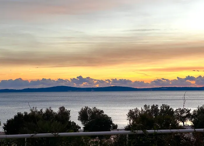 New Luxury With Sea View And Private Heated Pool, 50m From The Apartment