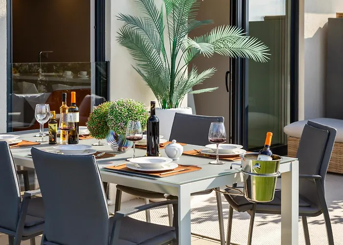Apartment New Luxury With Sea View And Private Heated Pool, 50m From The *