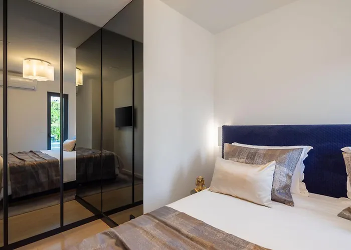 Apartment New Luxury With Sea View And Private Heated Pool, 50m From The *