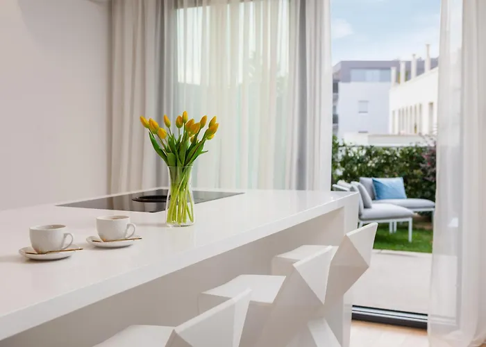 New Luxury With Sea View And Private Heated Pool, 50m From The *