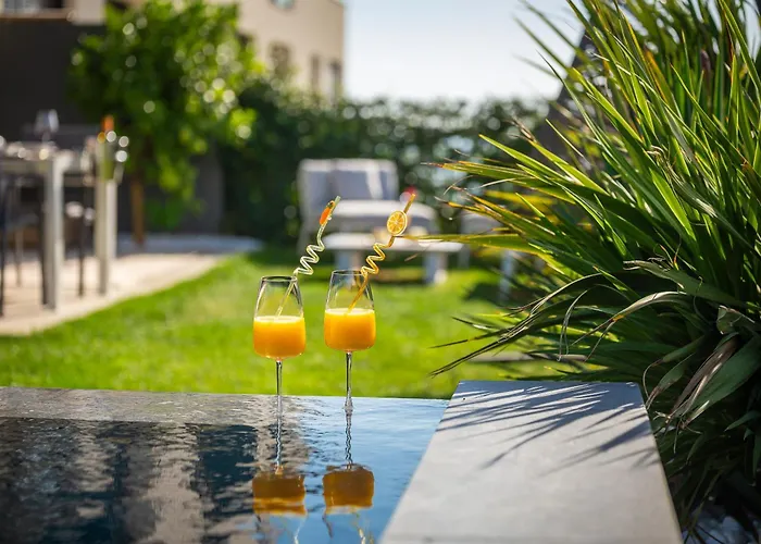 Apartment New Luxury With Sea View And Private Heated Pool, 50m From The *