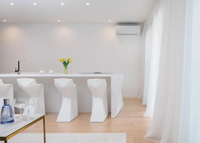 New Luxury With Sea View And Private Heated Pool, 50m From The Apartment *