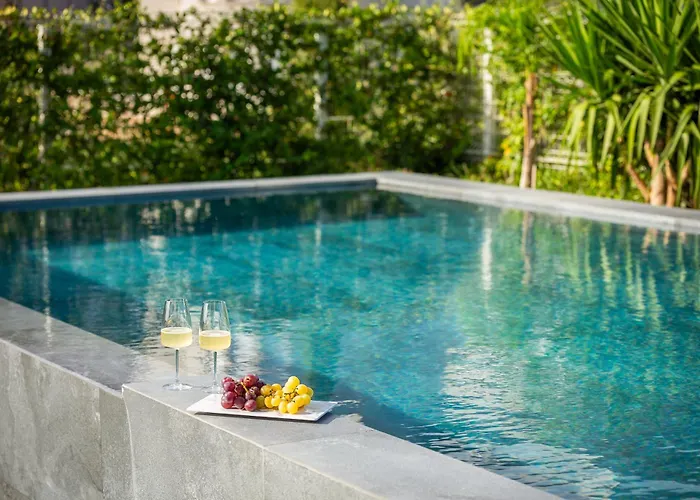 New Luxury With Sea View And Private Heated Pool, 50m From The Apartment Split