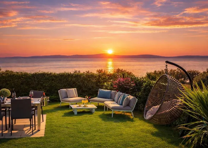 Apartment New Luxury With Sea View And Private Heated Pool, 50m From The *
