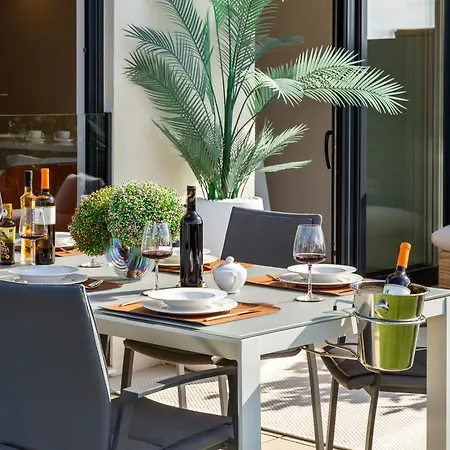 Daire New Luxury With Sea View And Private Heated Pool, 50m From The *