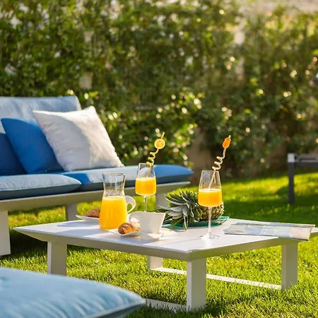 Daire New Luxury With Sea View And Private Heated Pool, 50m From The